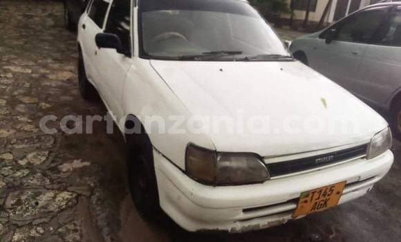 Buy Used Toyota Starlet White Car in Dar es Salaam in Dar es Salaam