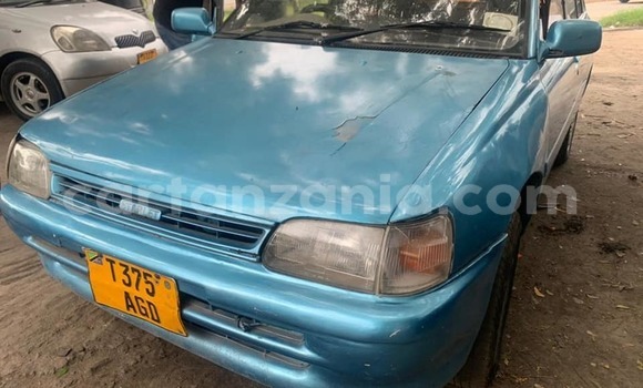 Nunua Ilio tumika Toyota Starlet Bluu Gari ndani ya Dar es Salaam nchini Dar es Salaam