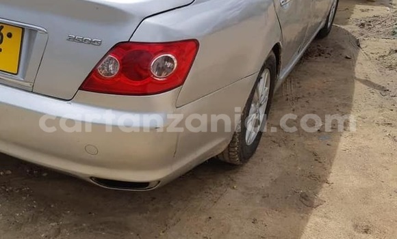 Buy Used Toyota Matrix Silver Car in Dar es Salaam in Dar es Salaam Buy Used Toyota Matrix Silver Car in Dar es Salaam in Dar es Salaam