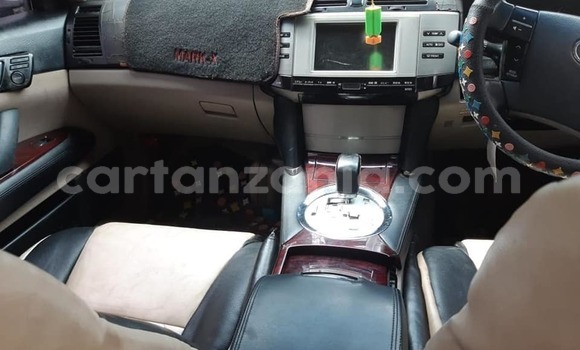 Buy Used Toyota Matrix Silver Car in Dar es Salaam in Dar es Salaam Buy Used Toyota Matrix Silver Car in Dar es Salaam in Dar es Salaam