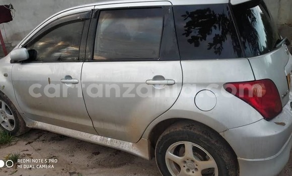 Nunua Ilio tumika Toyota IST Fedha Gari ndani ya Dar es Salaam nchini Dar es Salaam