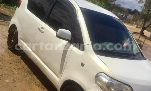 Buy Used Toyota Porte White Car in Dar es Salaam in Dar es Salaam Buy Used Toyota Porte White Car in Dar es Salaam in Dar es Salaam