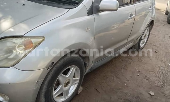 Buy Used Toyota IST Silver Car in Dar es Salaam in Dar es Salaam