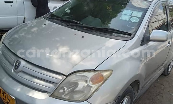 Buy Used Toyota IST Silver Car in Dar es Salaam in Dar es Salaam Buy Used Toyota IST Silver Car in Dar es Salaam in Dar es Salaam