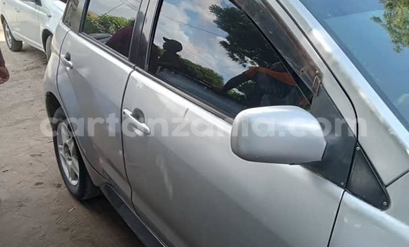 Buy Used Toyota IST Silver Car in Dar es Salaam in Dar es Salaam Buy Used Toyota IST Silver Car in Dar es Salaam in Dar es Salaam