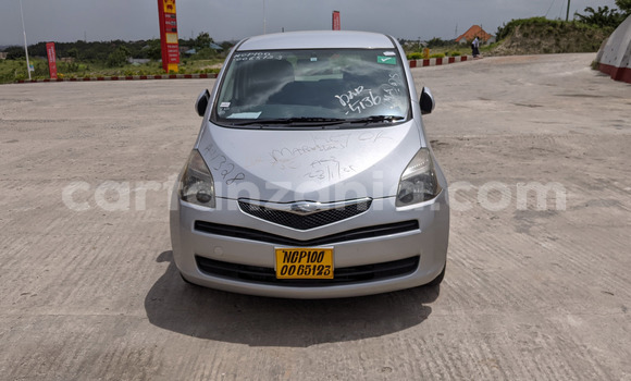 Nunua Ilio tumika Toyota Ractis Fedha Gari ndani ya Dar es Salaam nchini Dar es Salaam