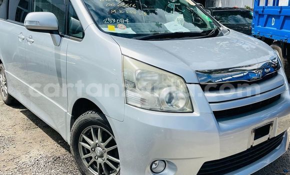 Buy New Toyota Noah Silver Car in Dar es Salaam in Dar es Salaam Buy New Toyota Noah Silver Car in Dar es Salaam in Dar es Salaam