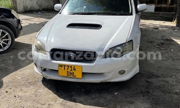 Nunua Ilio tumika Subaru Legacy Nyeupe Gari ndani ya Dar es Salaam nchini Dar es Salaam