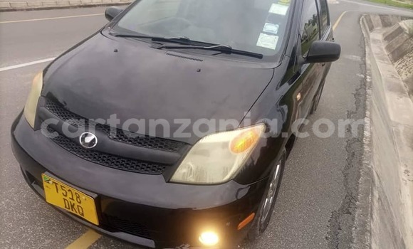 Nunua Ilio tumika Toyota IST Nyeusi Gari ndani ya Dar es Salaam nchini Dar es Salaam