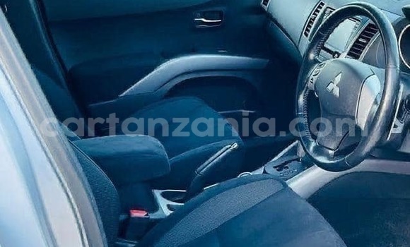 Buy Used Mitsubishi Outlander Silver Car in Dar es Salaam in Dar es Salaam Buy Used Mitsubishi Outlander Silver Car in Dar es Salaam in Dar es Salaam
