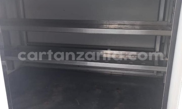 Buy Used Suzuki Carry White Car in Dar es Salaam in Dar es Salaam Buy Used Suzuki Carry White Car in Dar es Salaam in Dar es Salaam