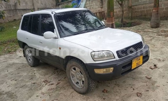 Buy Used Toyota RAV4 White Car in Dar es Salaam in Dar es Salaam Buy Used Toyota RAV4 White Car in Dar es Salaam in Dar es Salaam