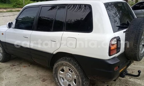 Buy Used Toyota RAV4 White Car in Dar es Salaam in Dar es Salaam Buy Used Toyota RAV4 White Car in Dar es Salaam in Dar es Salaam