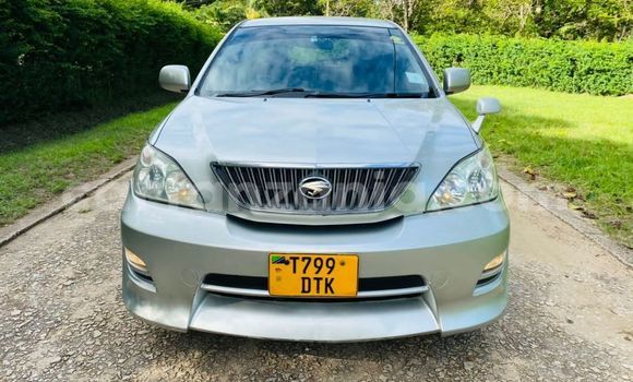Buy Used Toyota Harrier Silver Car in Dar es Salaam in Dar es Salaam