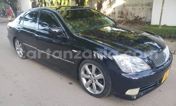 Buy Used Toyota Crown Black Car in Dar es Salaam in Dar es Salaam