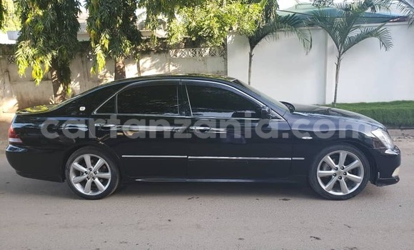 Buy Used Toyota Crown Black Car in Dar es Salaam in Dar es Salaam Buy Used Toyota Crown Black Car in Dar es Salaam in Dar es Salaam
