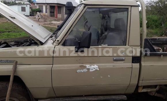 Buy Import Toyota Pickup Beige Car in Dar es Salaam in Dar es Salaam Buy Import Toyota Pickup Beige Car in Dar es Salaam in Dar es Salaam