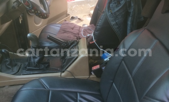 Buy Used Land Rover Discovery Green Car in Mbeya in Mbeya Buy Used Land Rover Discovery Green Car in Mbeya in Mbeya