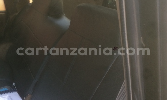 Buy Used Land Rover Discovery Green Car in Mbeya in Mbeya Buy Used Land Rover Discovery Green Car in Mbeya in Mbeya