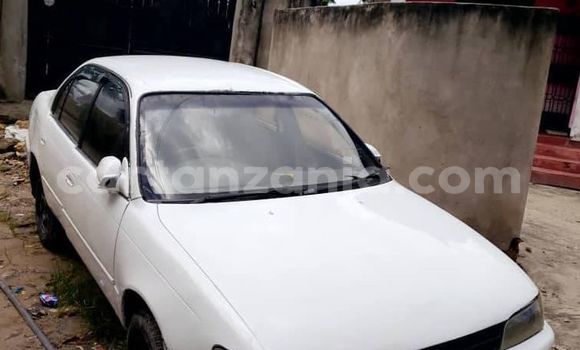 Nunua Ilio tumika Toyota Corolla Nyeupe Gari ndani ya Dar es Salaam nchini Dar es Salaam Nunua Ilio tumika Toyota Corolla Nyeupe Gari ndani ya Dar es Salaam nchini Dar es Salaam
