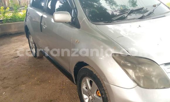 Buy Used Toyota IST Silver Car in Dar es Salaam in Dar es Salaam Buy Used Toyota IST Silver Car in Dar es Salaam in Dar es Salaam