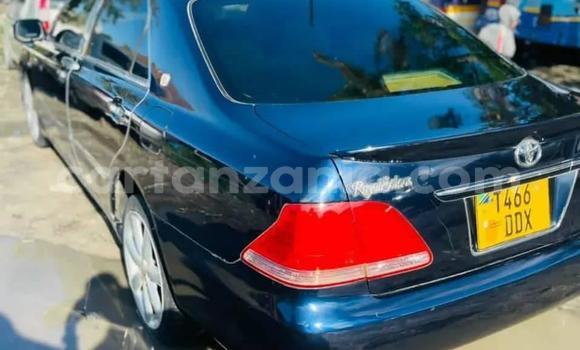 Buy Used Toyota Crown Blue Car in Dar es Salaam in Dar es Salaam Buy Used Toyota Crown Blue Car in Dar es Salaam in Dar es Salaam