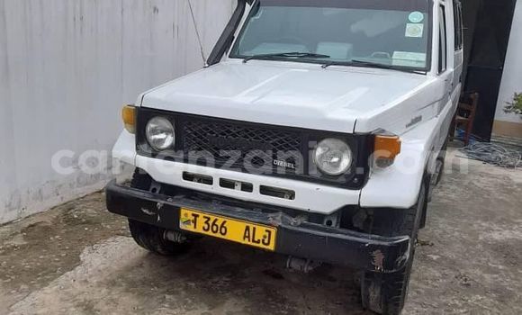 Buy Used Toyota Land Cruiser White Car in Dar es Salaam in Dar es Salaam