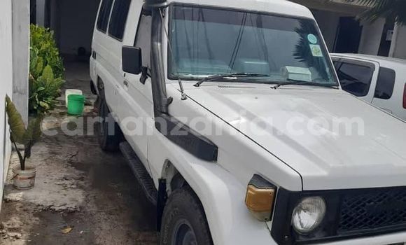 Nunua Ilio tumika Toyota Land Cruiser Nyeupe Gari ndani ya Dar es Salaam nchini Dar es Salaam Nunua Ilio tumika Toyota Land Cruiser Nyeupe Gari ndani ya Dar es Salaam nchini Dar es Salaam