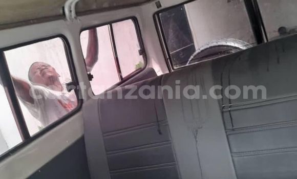 Nunua Ilio tumika Toyota Land Cruiser Nyeupe Gari ndani ya Dar es Salaam nchini Dar es Salaam Nunua Ilio tumika Toyota Land Cruiser Nyeupe Gari ndani ya Dar es Salaam nchini Dar es Salaam