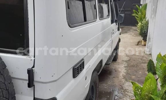 Nunua Ilio tumika Toyota Land Cruiser Nyeupe Gari ndani ya Dar es Salaam nchini Dar es Salaam Nunua Ilio tumika Toyota Land Cruiser Nyeupe Gari ndani ya Dar es Salaam nchini Dar es Salaam