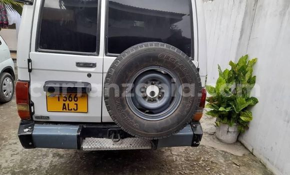 Nunua Ilio tumika Toyota Land Cruiser Nyeupe Gari ndani ya Dar es Salaam nchini Dar es Salaam Nunua Ilio tumika Toyota Land Cruiser Nyeupe Gari ndani ya Dar es Salaam nchini Dar es Salaam