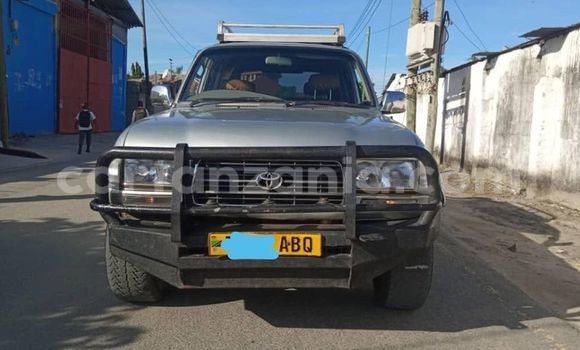 Buy Used Toyota Land Cruiser Silver Car in Dar es Salaam in Dar es Salaam Buy Used Toyota Land Cruiser Silver Car in Dar es Salaam in Dar es Salaam
