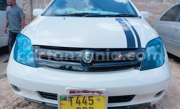 Buy Used Toyota IST White Car in Dar es Salaam in Dar es Salaam Buy Used Toyota IST White Car in Dar es Salaam in Dar es Salaam