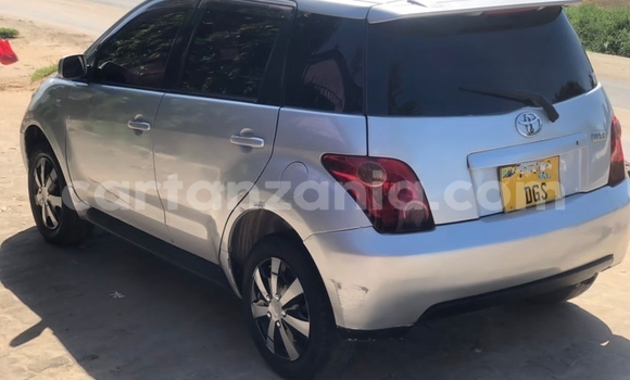 Buy Used Toyota IST Silver Car in Dar es Salaam in Dar es Salaam