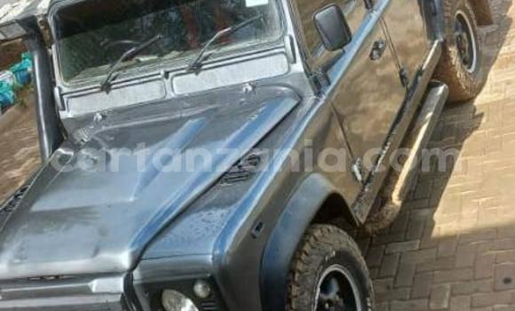 Buy Used Land Rover Defender Black Car in Dar es Salaam in Dar es Salaam Buy Used Land Rover Defender Black Car in Dar es Salaam in Dar es Salaam