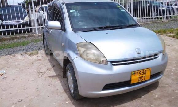 Nunua Ilio tumika Toyota Passo Fedha Gari ndani ya Dar es Salaam nchini Dar es Salaam