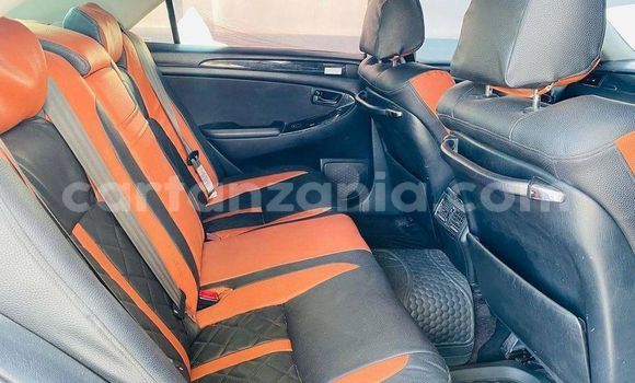 Buy Used Toyota Crown White Car in Dar es Salaam in Dar es Salaam Buy Used Toyota Crown White Car in Dar es Salaam in Dar es Salaam