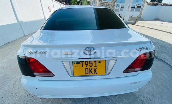 Buy Used Toyota Crown White Car in Dar es Salaam in Dar es Salaam Buy Used Toyota Crown White Car in Dar es Salaam in Dar es Salaam