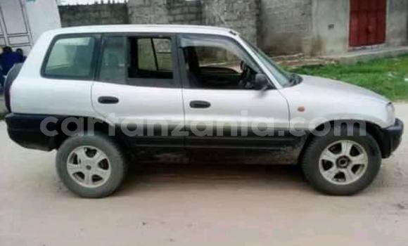 Buy Used Toyota RAV4 Silver Car in Dar es Salaam in Dar es Salaam Buy Used Toyota RAV4 Silver Car in Dar es Salaam in Dar es Salaam