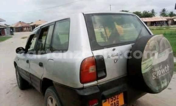 Buy Used Toyota RAV4 Silver Car in Dar es Salaam in Dar es Salaam Buy Used Toyota RAV4 Silver Car in Dar es Salaam in Dar es Salaam