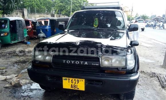 Nunua Imported Toyota Land Cruiser Nyeusi Gari ndani ya Dar es Salaam nchini Dar es Salaam Nunua Imported Toyota Land Cruiser Nyeusi Gari ndani ya Dar es Salaam nchini Dar es Salaam