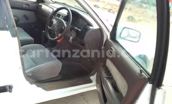 Nunua Ilio tumika Toyota Sprinter Nyeupe Gari ndani ya Dar es Salaam nchini Dar es Salaam Nunua Ilio tumika Toyota Sprinter Nyeupe Gari ndani ya Dar es Salaam nchini Dar es Salaam