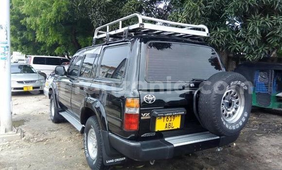 Nunua Imported Toyota Land Cruiser Nyeusi Gari ndani ya Dar es Salaam nchini Dar es Salaam Nunua Imported Toyota Land Cruiser Nyeusi Gari ndani ya Dar es Salaam nchini Dar es Salaam