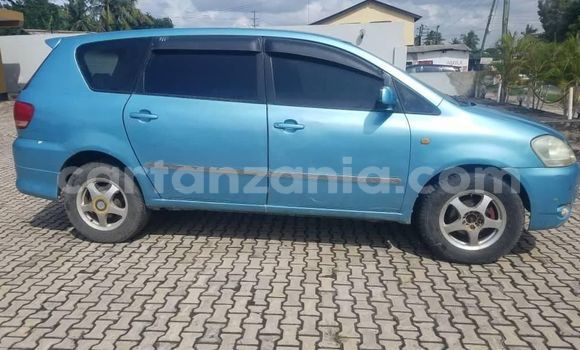 Buy Used Toyota Ipsum Blue Car in Dar es Salaam in Dar es Salaam