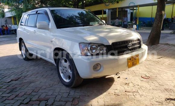 Buy Used Toyota Kluger White Car in Dar es Salaam in Dar es Salaam Buy Used Toyota Kluger White Car in Dar es Salaam in Dar es Salaam