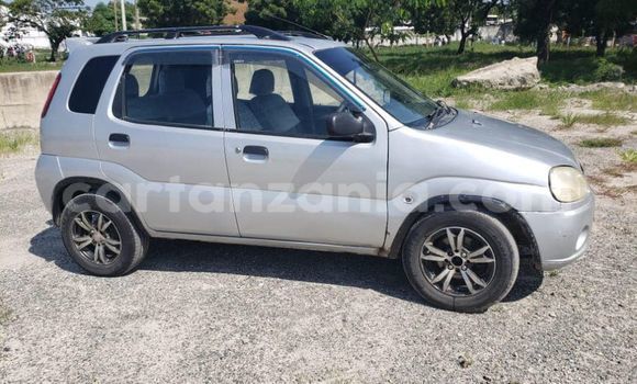 Nunua Ilio tumika Suzuki Swift Fedha Gari ndani ya Dar es Salaam nchini Dar es Salaam