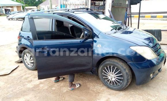Buy Used Toyota IST Blue Car in Dar es Salaam in Dar es Salaam