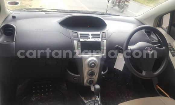 Nunua Imported Toyota Vitz Nyeupe Gari ndani ya Dar es Salaam nchini Dar es Salaam Nunua Imported Toyota Vitz Nyeupe Gari ndani ya Dar es Salaam nchini Dar es Salaam