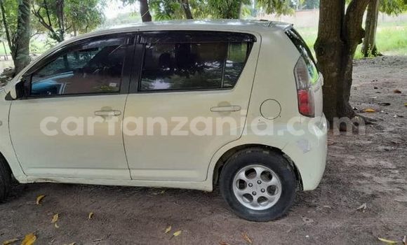 Buy Used Toyota Passo White Car in Dar es Salaam in Dar es Salaam