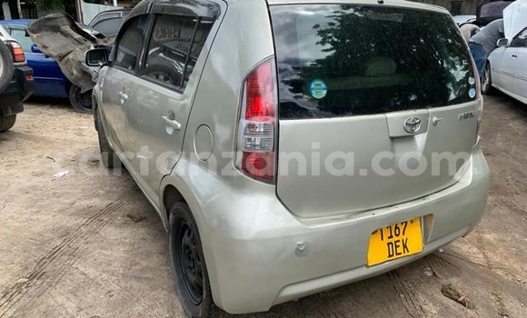 Buy Used Toyota Passo Green Car in Dar es Salaam in Dar es Salaam
